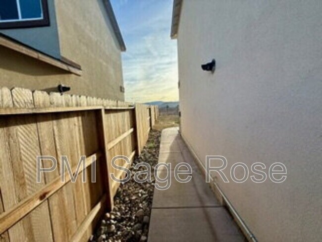 Building Photo - 8932 Coyote Blf Dr