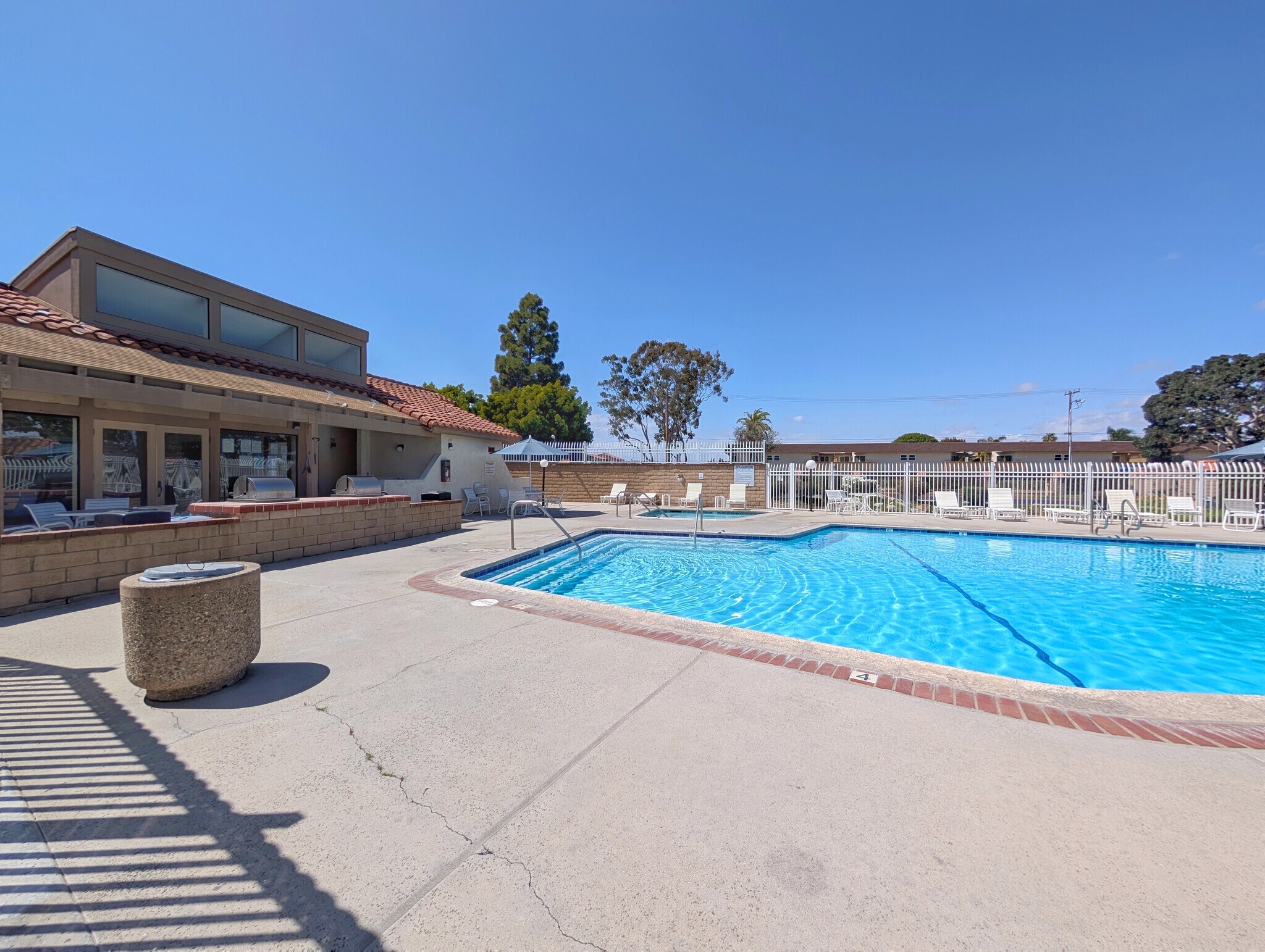 Building Photo - 4852 Cabana Dr