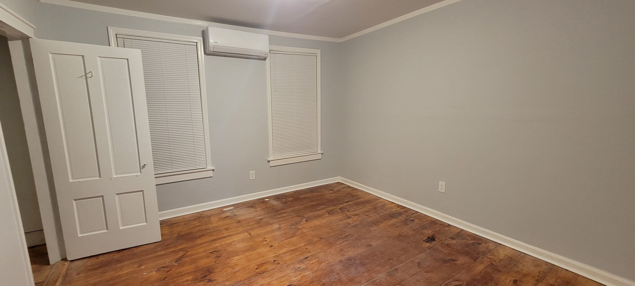 ROOM - 274 Plantation St