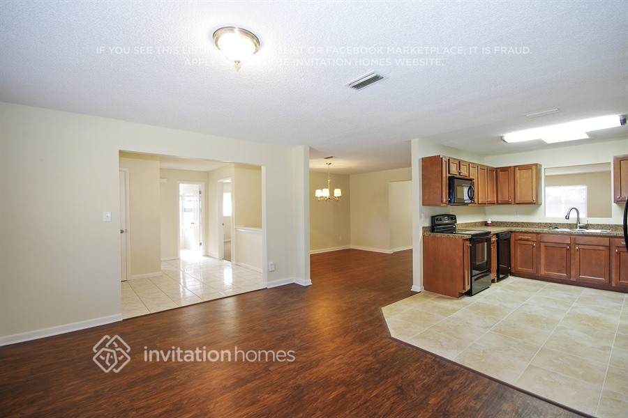 Building Photo - 760 Jena Dr