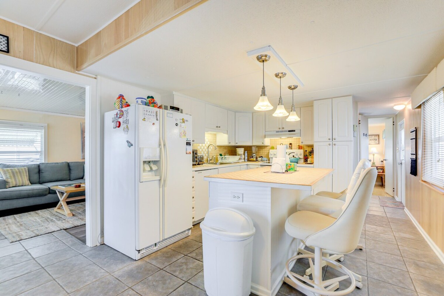 Building Photo - 670 N Green Cir