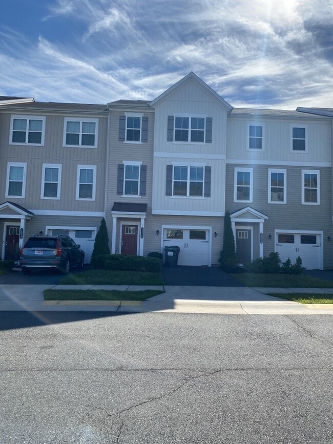 Building Photo - 1310 Teagan Dr