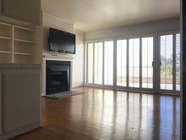 Upstairs - 23926 De Ville Way