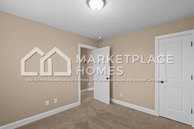 Building Photo - 108 James St