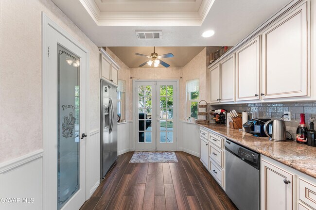 Building Photo - 5641 Hickory St