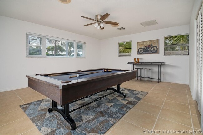Building Photo - 2504 Hibiscus Dr W