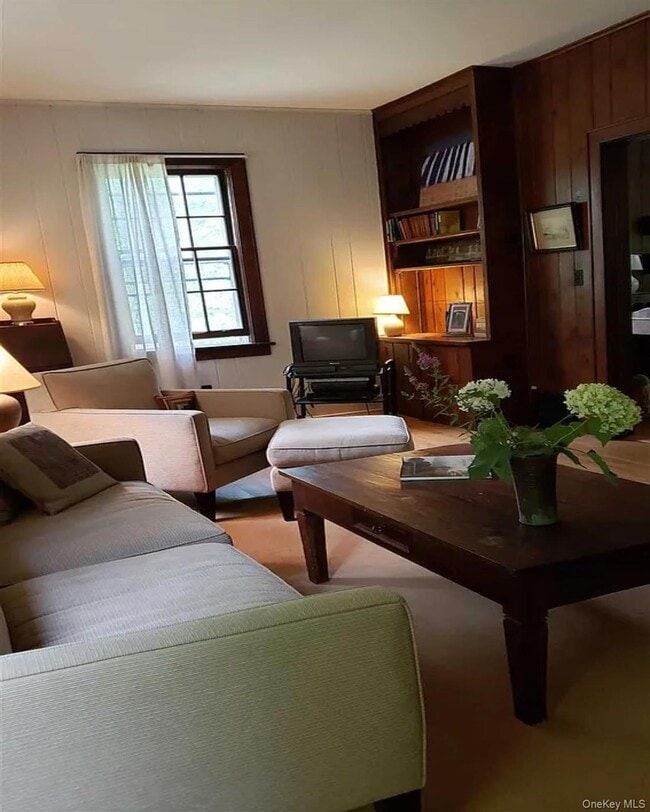 Building Photo - 717 Spring Lake Rd