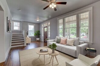 Building Photo - Downtown 3/2.5 Fully Remodeled!