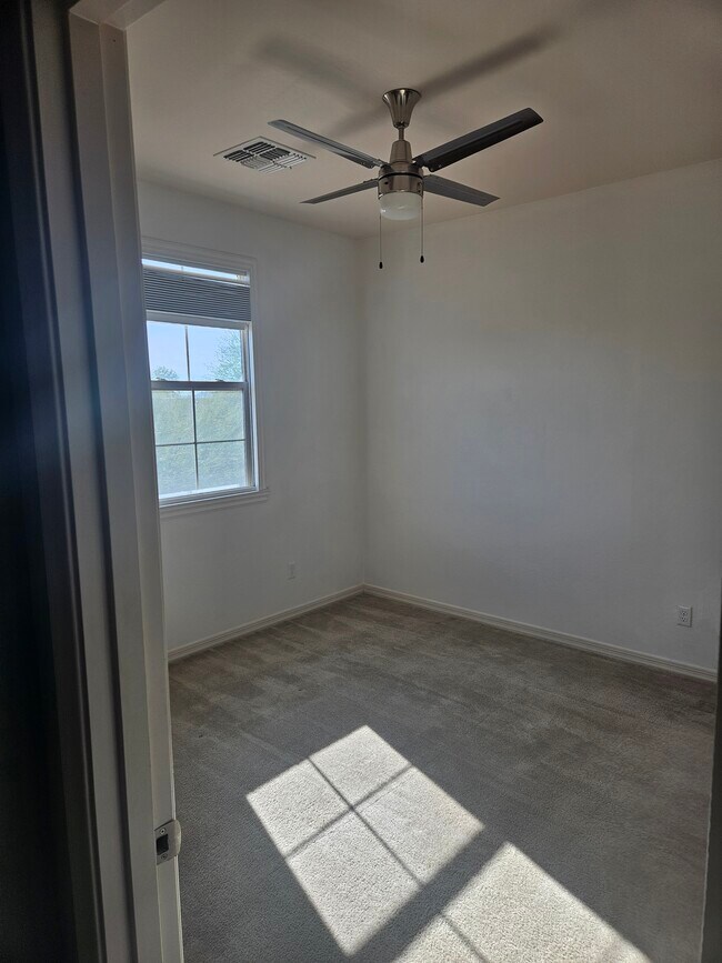 Building Photo - 20466 W Legend Trail