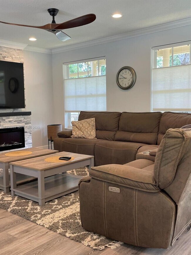 Building Photo - 2230 N 50th Ave