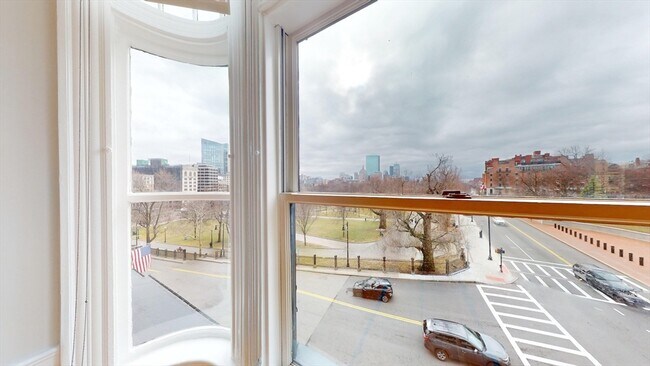 Building Photo - 22 Beacon St