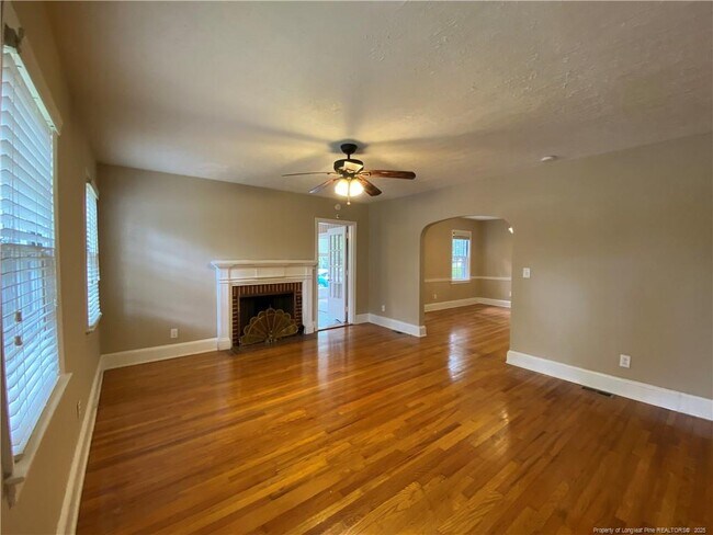 Building Photo - 601 Huske St
