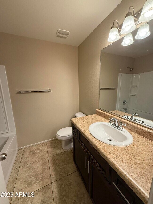 Building Photo - 2062 E Heartwood Ln