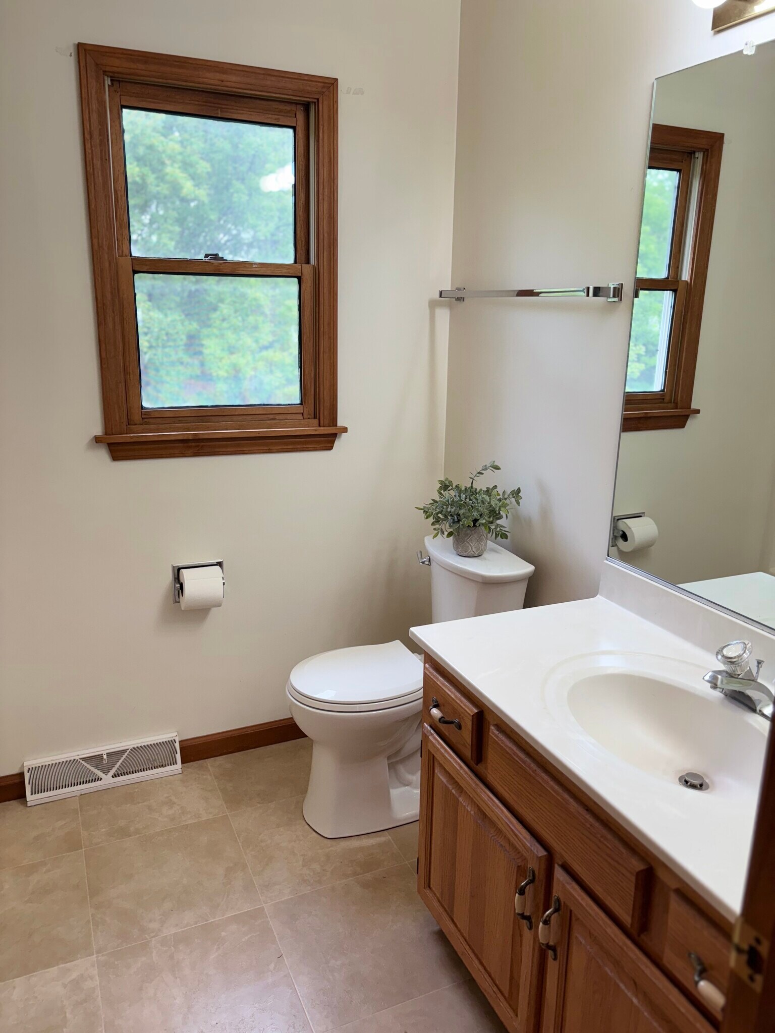 Second floor full bathroom - 10 Burke Dr