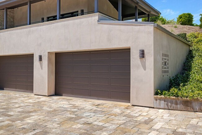 Building Photo - Tuscan Dream Villa in Summerland — Ocean Views, Orchard Serenity, Fully Furnished Retreat