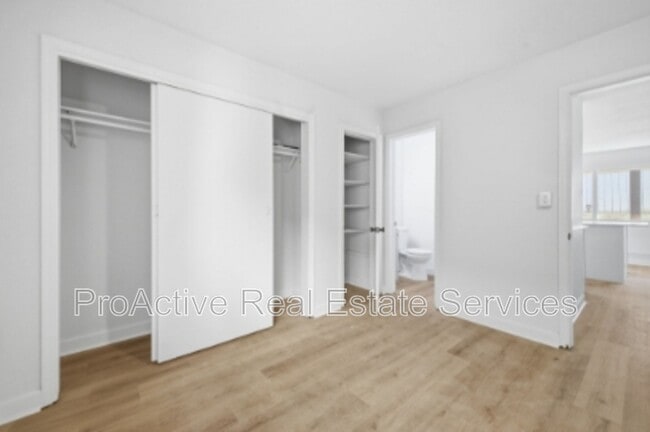 Building Photo - 2065 E Ocean View Ave