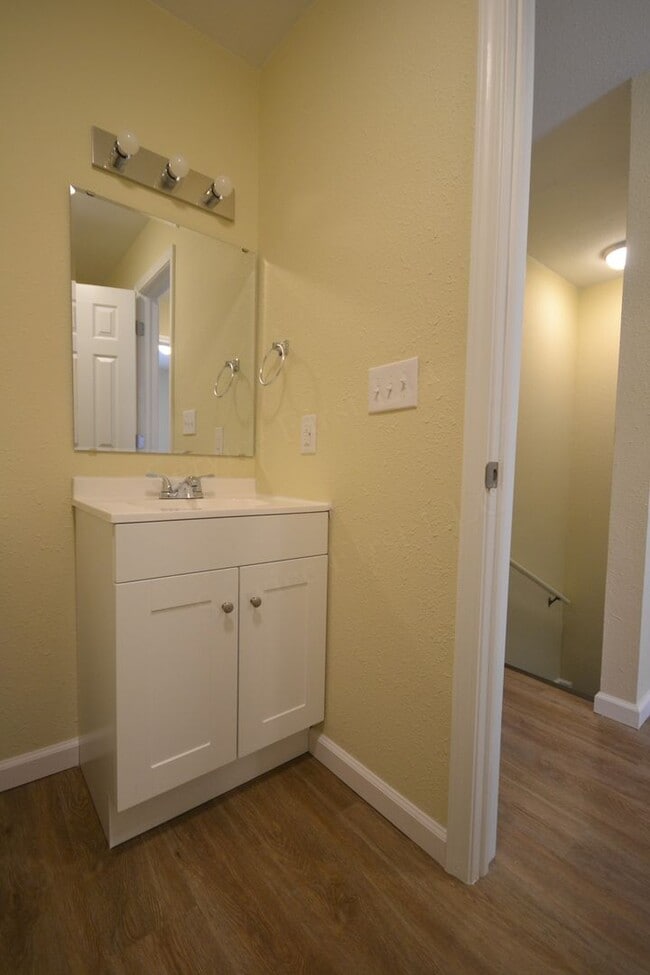 Building Photo - Northwood Hills 8 plex