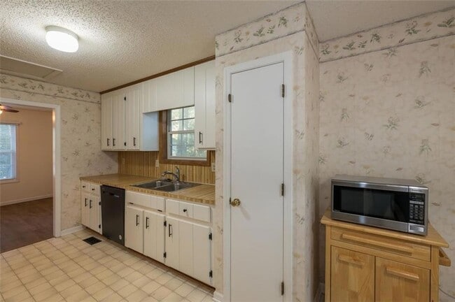 Building Photo - 3086 Cynthia Ct