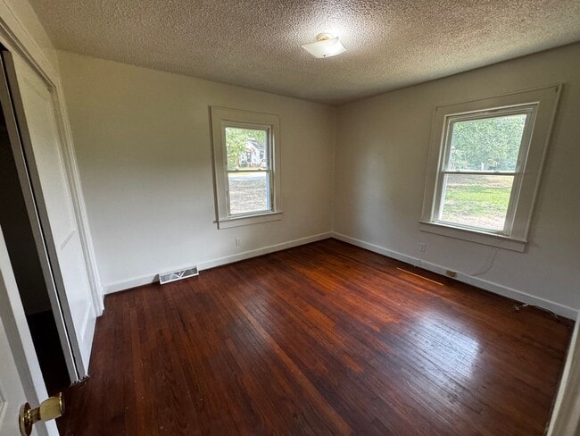 Building Photo - 3 bedroom w/ 1 bath home in Shelby, NC