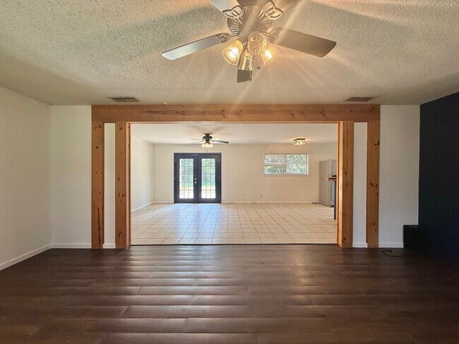 Building Photo - 7618 Brookhollow Dr
