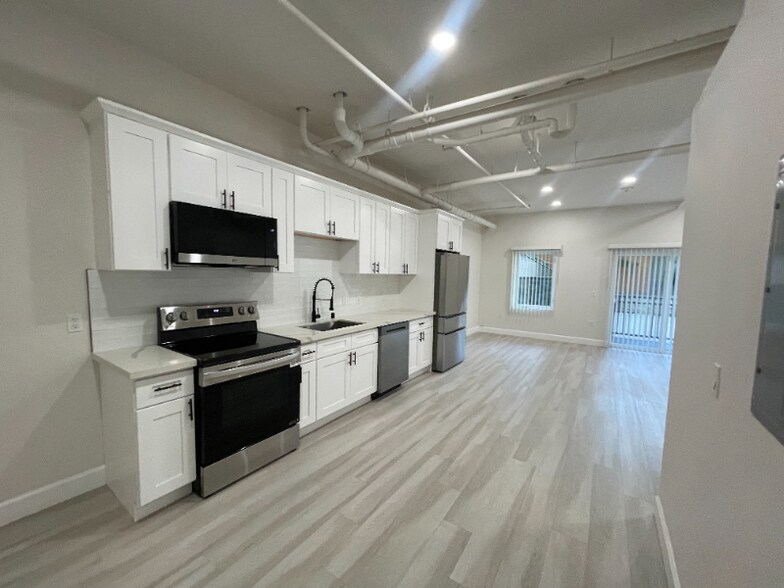 Building Photo - 2341 Ulric St