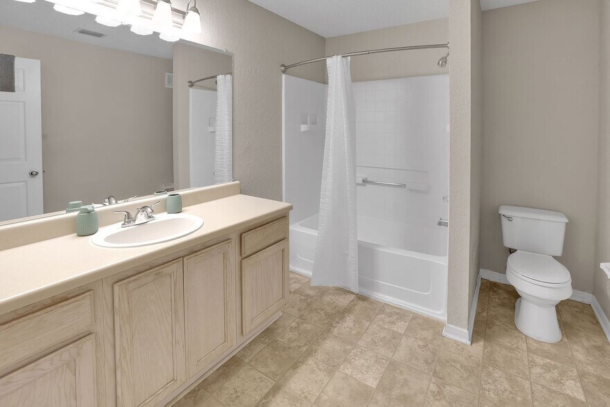 Building Photo - 2805 Wildwood Crossings Dr