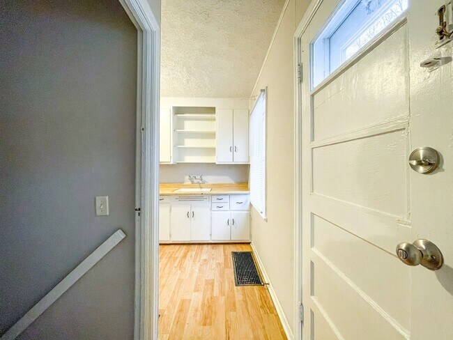 Building Photo - 409 S Dearborn St