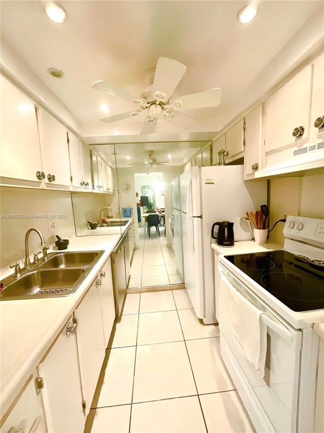 Building Photo - 419 Golden Isles Dr