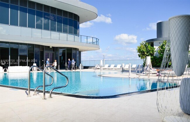 Building Photo - 1000 Brickell Plaza