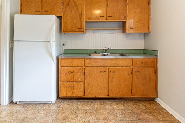 Building Photo - 2728 Riedling Dr