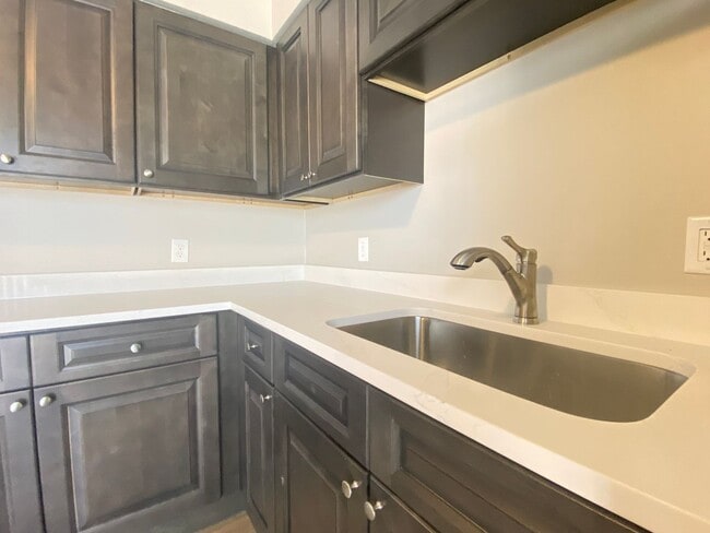 Building Photo - 5512 Washington St