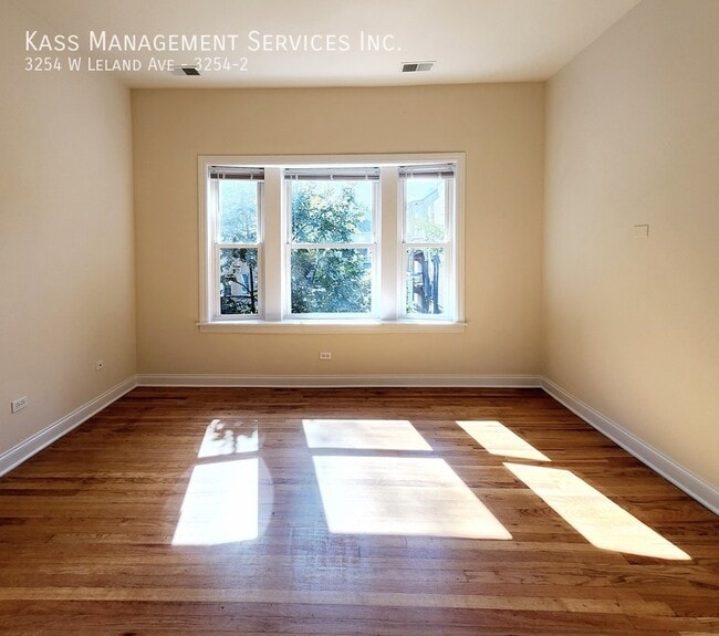 Building Photo - 3254 W Leland Ave