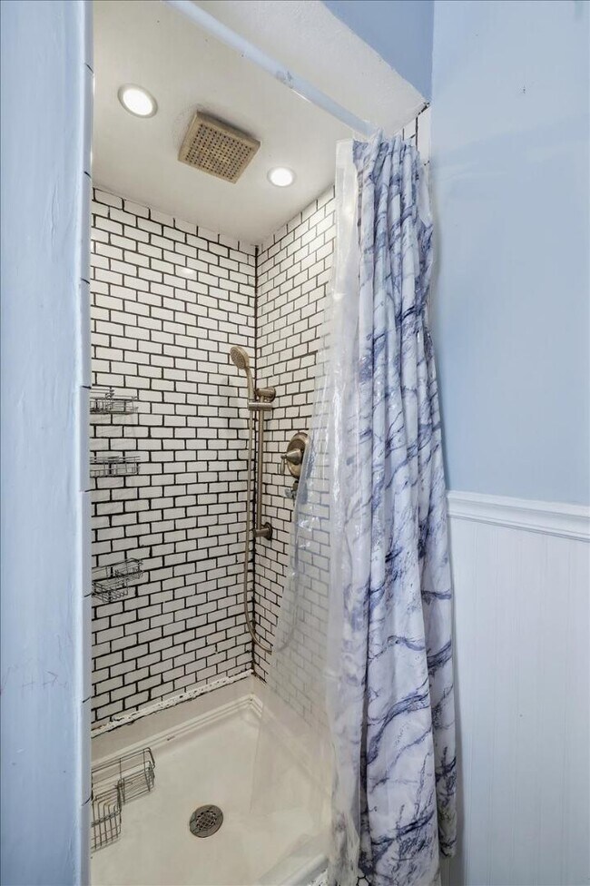 Building Photo - 1206 Arlington St