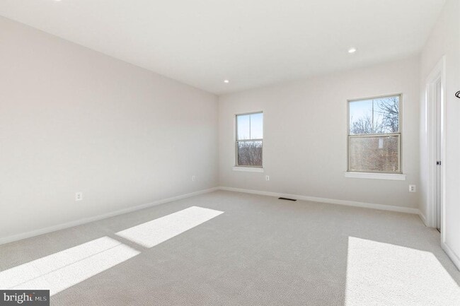 Building Photo - 1017 Venifena Terrace SE