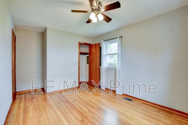 Building Photo - 609 Birch Dr