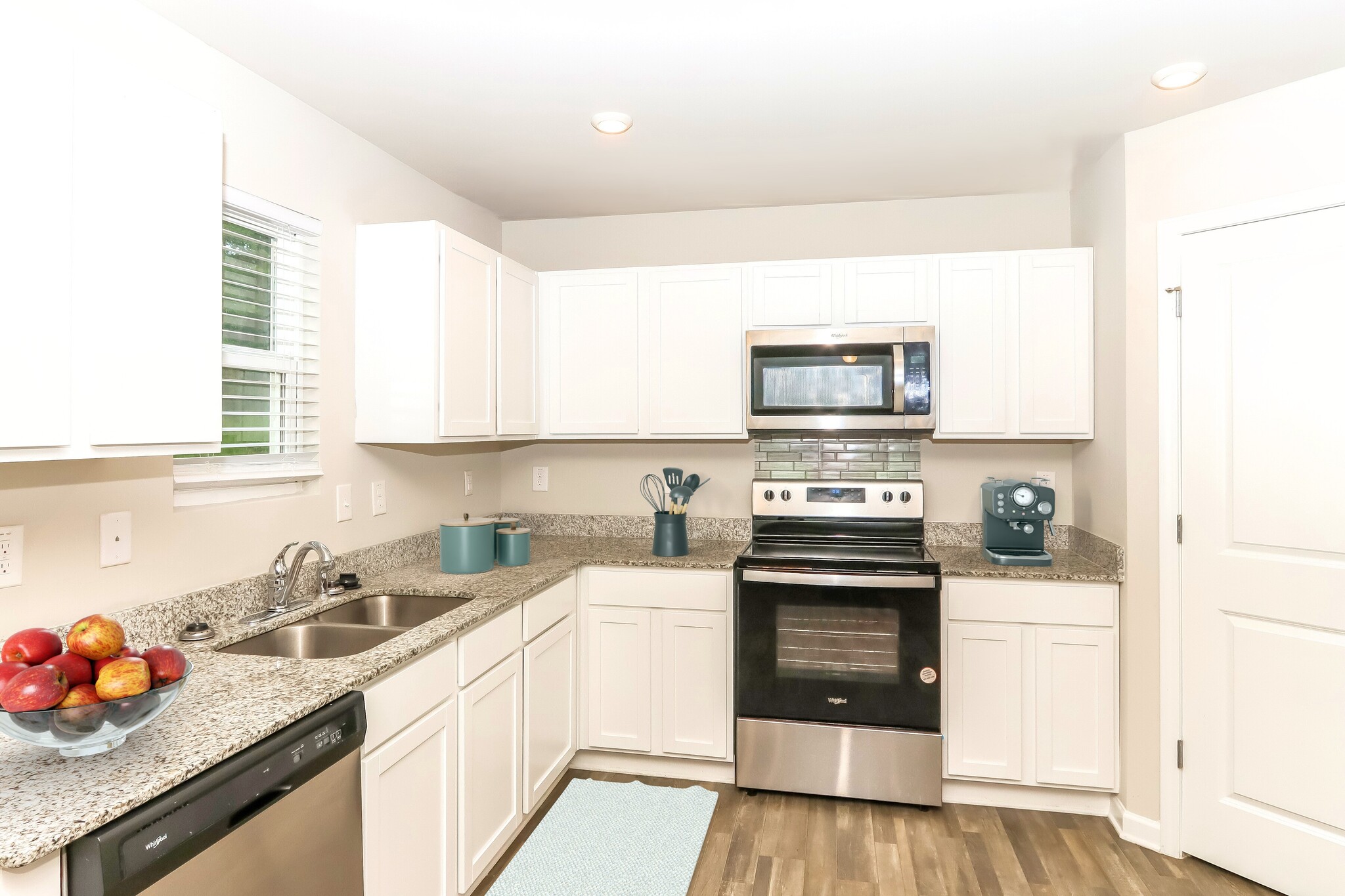 Building Photo - 1613 Pauli Dr