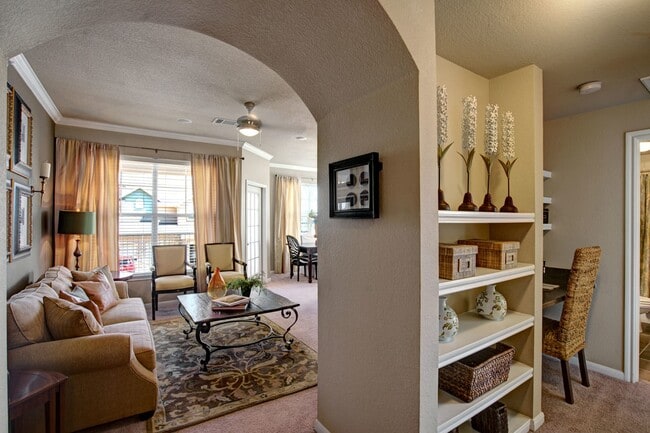 Building Photo - The Palms at Briarwood