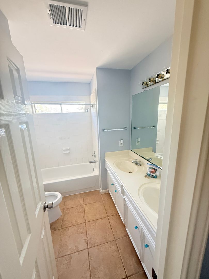 Building Photo - 3204 Coral Ridge Ct