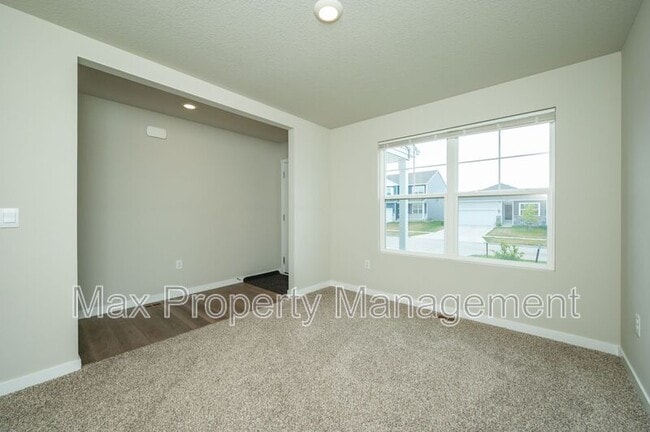 Building Photo - 4308 NE 15th St