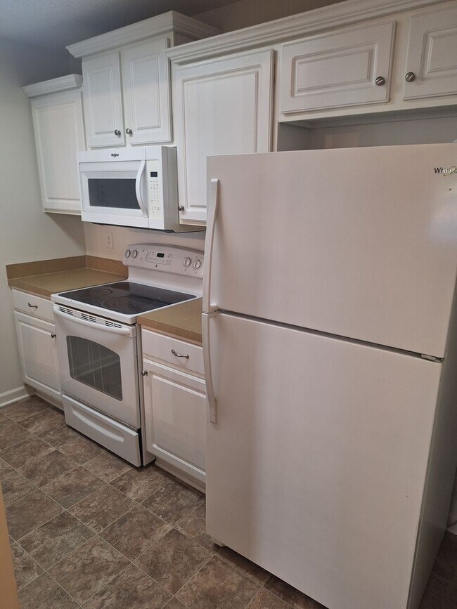 Building Photo - 2 bedroom/ 2 bathroom- Braemar Creek