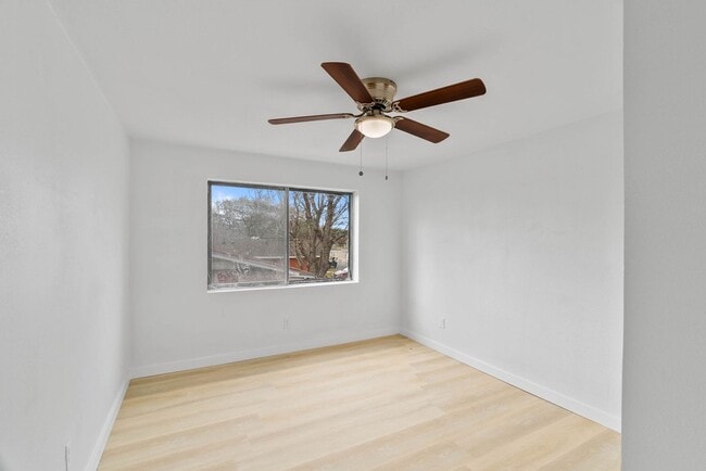 Building Photo - SECOND FLOOR APARTMENT WATER AND ELECTRICITY INCLUDED!!