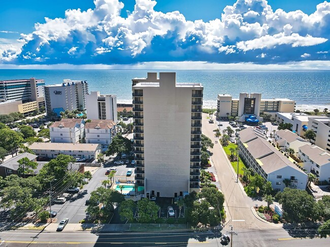 Building Photo - Charming Beach 1BR,  1.5Bath Condo in Myrt...