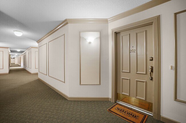 Building Photo - COMING SOON!! Spacious 2-Bedroom, 2-Bath C...