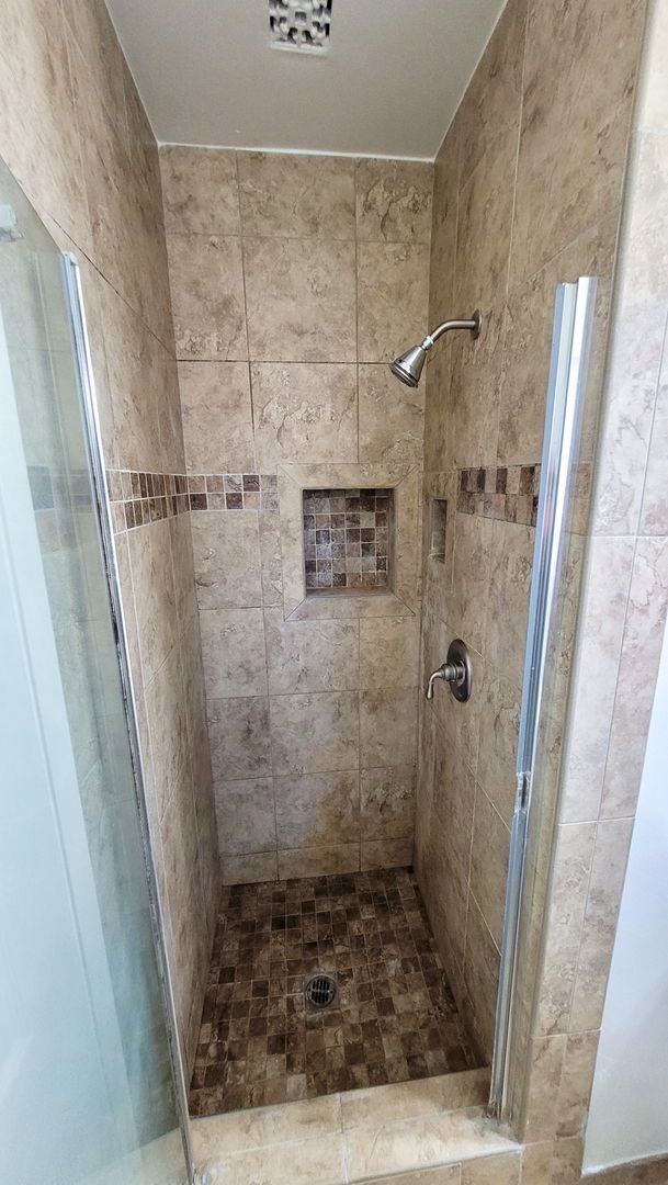 Building Photo - 3 Bed 2 Bath House Right Next To Disneyland! Available Now!