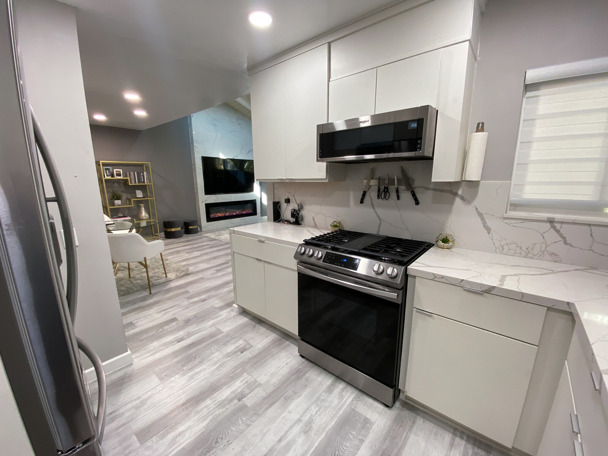 Building Photo - 18350 Hatteras St