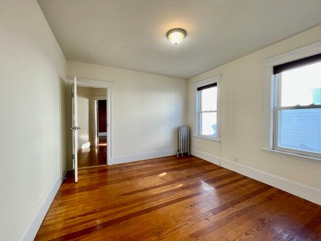 Building Photo - 49 Wellington Rd