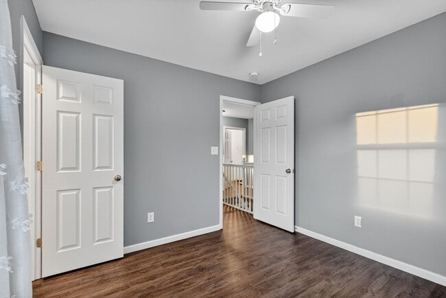 Building Photo - Charming 4-Bedroom Home in Springhurst Com...