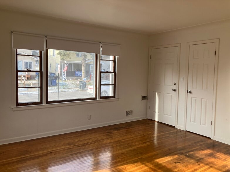 Living room - 3802 Burton Ave