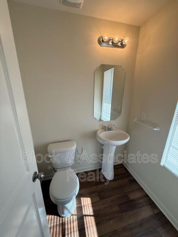 Building Photo - 775 Oak Bend Dr