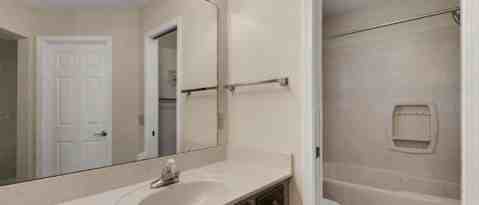 Building Photo - 2014 Mistral Ln E